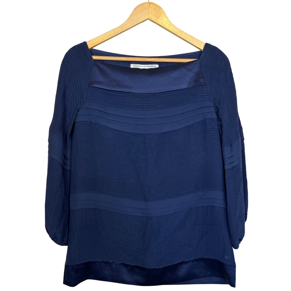 Diane von Furstenberg Pleated Silk Blouse 4 Navy Blue Elegant Quiet Luxury